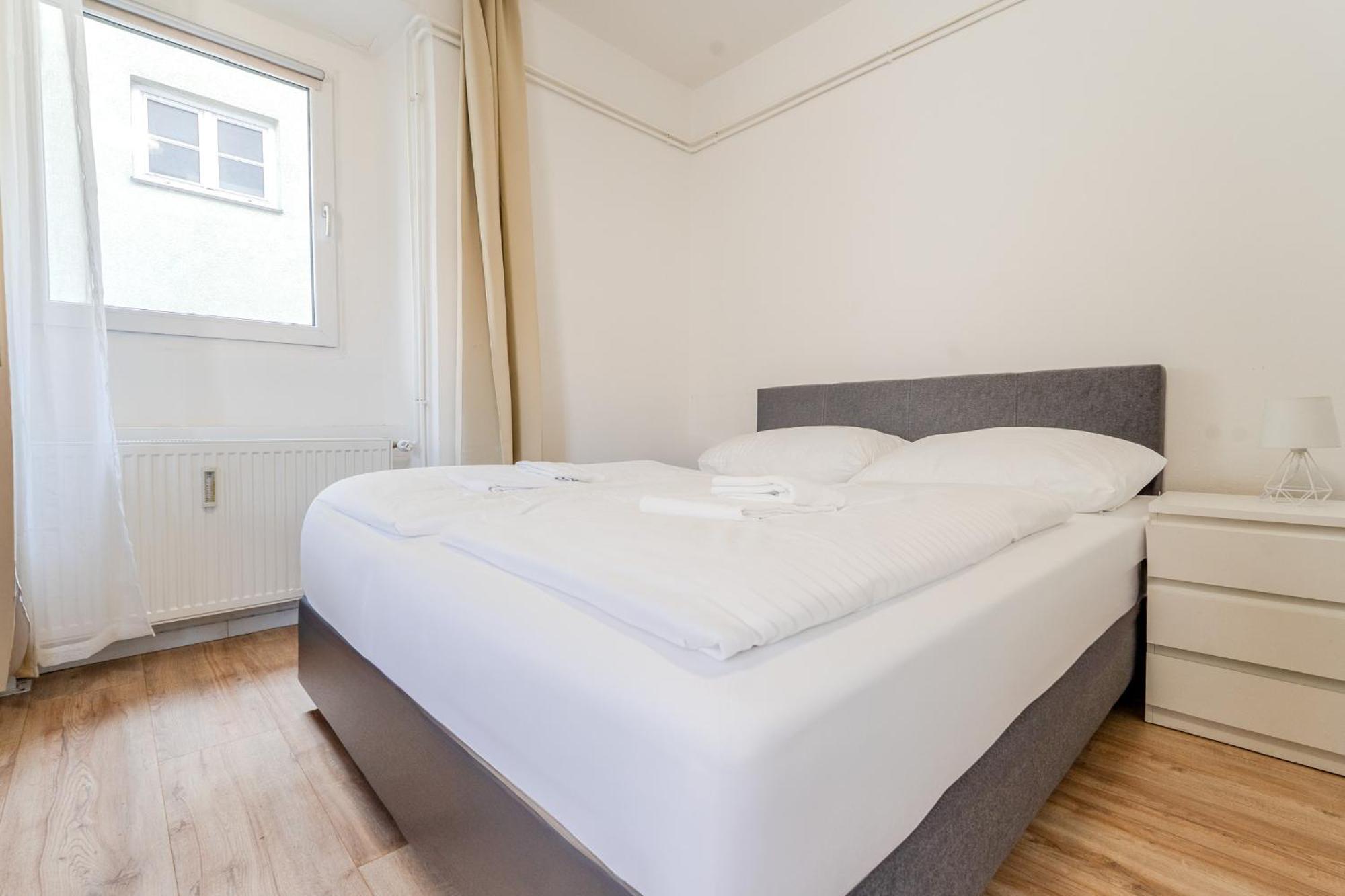 Whats-App Self-Check-In - Vibrant City Life In Graz Exterior photo